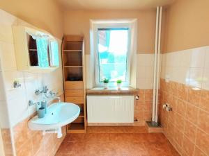 Pronájem rodinného domu, Velká Polom, 9. května, 160 m2