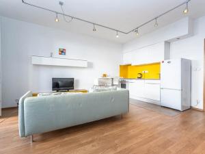 Prodej bytu 1+kk, Praha - Horní Měcholupy, Modenská, 39 m2