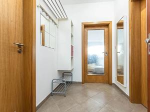Prodej bytu 1+kk, Praha - Horní Měcholupy, Modenská, 39 m2