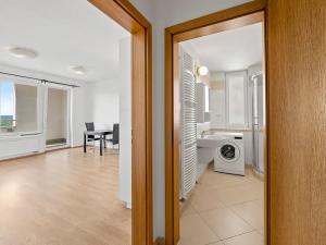 Pronájem bytu 1+kk, Praha - Horní Měcholupy, Mantovská, 40 m2