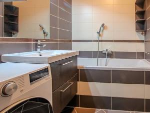 Pronájem bytu 2+1, Praha - Háje, Brechtova, 58 m2