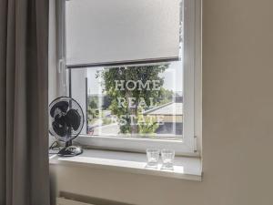 Pronájem bytu 1+kk, Praha - Prosek, Prosecká, 15 m2