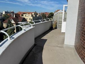 Pronájem bytu 3+1, Praha - Vinohrady, Benešovská, 110 m2