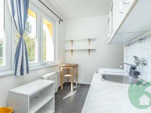 Pronájem bytu 2+1, Praha - Strašnice, Oravská, 52 m2