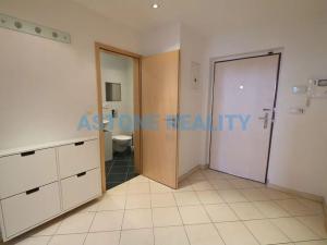 Pronájem bytu 2+kk, Praha - Smíchov, Štorkánova, 56 m2