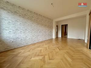 Prodej bytu 3+1, Adamov, Komenského, 63 m2