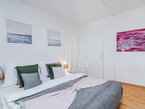 Pronájem bytu 4+1, Praha - Černý Most, Doležalova, 90 m2