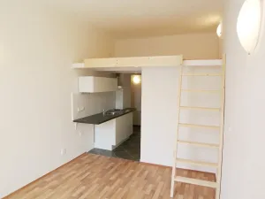Pronájem bytu 1+kk, Praha - Vysočany, Spojovací, 22 m2