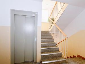 Pronájem bytu 2+1, Praha - Hlubočepy, Voskovcova, 48 m2