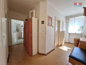 Prodej bytu 3+1, Ostrov, Masarykova, 76 m2