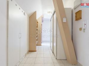 Prodej bytu 3+1, Cheb, Cechovní, 130 m2