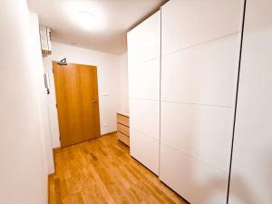 Pronájem bytu 3+kk, Praha - Žižkov, Ke kapslovně, 103 m2