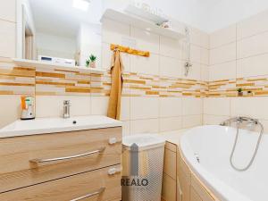 Prodej bytu 3+1, Třešť, Nerudova, 74 m2