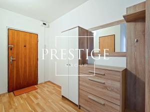 Pronájem bytu 2+1, Praha - Kobylisy, Střekovská, 45 m2