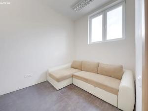 Prodej výrobních prostor, Praha - Ruzyně, 1000 m2