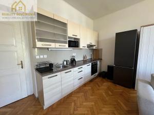 Pronájem bytu 2+kk, Hradec Králové, Smetanovo nábřeží, 60 m2