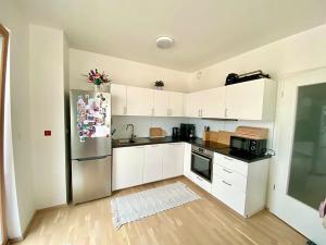 Pronájem bytu 2+kk, Praha - Malešice, Univerzitní, 50 m2