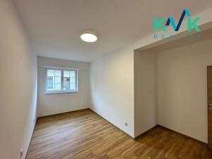 Prodej bytu 3+kk, Karlovy Vary, U Trati, 76 m2