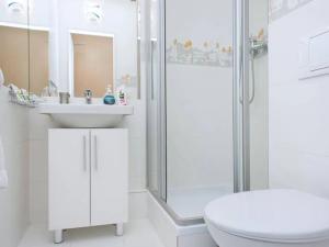 Pronájem bytu 1+kk, Praha - Karlín, Molákova, 30 m2