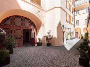 Pronájem bytu 2+1, Praha - Malá Strana, Mostecká, 68 m2