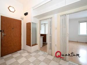 Pronájem bytu 2+kk, Praha - Holešovice, Osadní, 55 m2