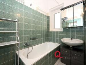 Pronájem bytu 2+kk, Praha - Holešovice, Osadní, 55 m2