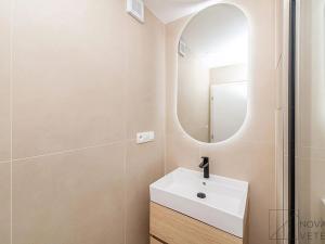 Prodej bytu 4+kk, Praha - Strašnice, Černokostelecká, 68 m2