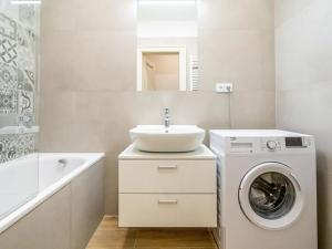 Pronájem bytu 2+kk, Praha, Myslíkova, 72 m2