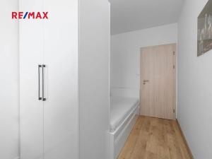 Prodej bytu 4+1, Plzeň, U Jam, 84 m2