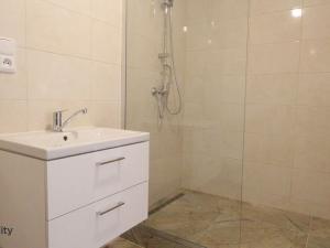 Prodej bytu 3+1, Praha - Horní Měcholupy, Livornská, 78 m2