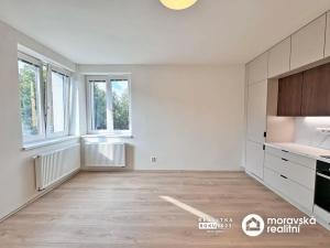 Pronájem bytu 2+kk, Brno, Bolzanova, 42 m2