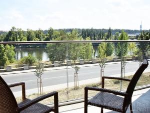 Pronájem bytu 1+kk, Praha - Holešovice, V háji, 43 m2