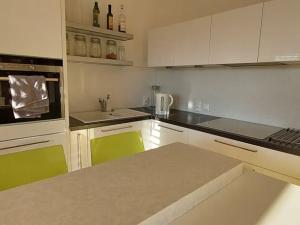 Pronájem bytu 3+kk, Praha - Holešovice, Jankovcova, 78 m2