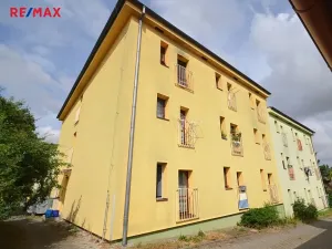 Pronájem bytu 1+kk, Hostivice, Školská, 28 m2