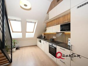 Pronájem bytu 2+1, Praha - Libeň, Zenklova, 73 m2