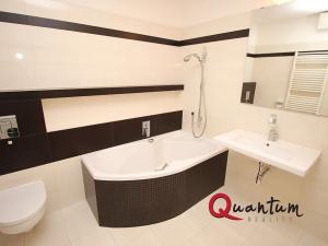 Pronájem bytu 4+kk, Praha - Hrdlořezy, Hrdlořezská, 99 m2