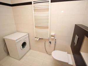 Pronájem bytu 4+kk, Praha - Hrdlořezy, Hrdlořezská, 99 m2