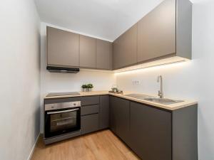 Prodej bytu 2+kk, Praha - Střížkov, Šluknovská, 41 m2