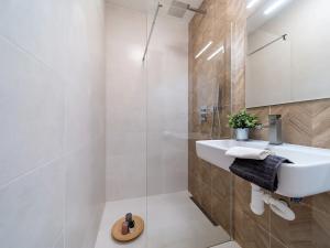 Prodej bytu 2+kk, Praha - Střížkov, Šluknovská, 41 m2