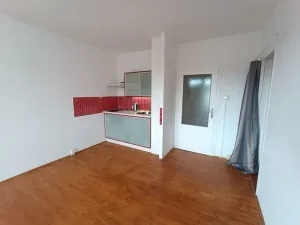 Pronájem bytu 1+kk, Praha - Modřany, Pertoldova, 29 m2