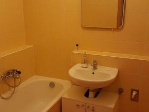 Pronájem bytu 2+kk, Praha - Čakovice, Marie Podvalové, 58 m2