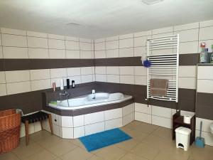 Prodej rodinného domu, Rozsochy, 220 m2