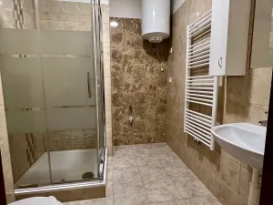 Pronájem bytu 1+kk, Holice, náměstí T. G. Masaryka, 28 m2