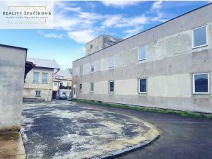 Pronájem bytu 1+kk, Holice, náměstí T. G. Masaryka, 28 m2