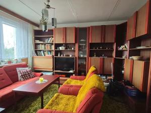 Prodej bytu 2+1, Hrádek, 1. máje, 60 m2