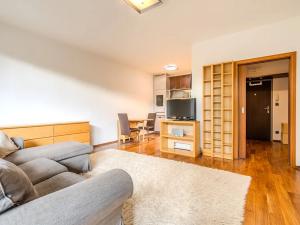 Pronájem bytu 2+kk, Praha - Čimice, Korycanská, 50 m2