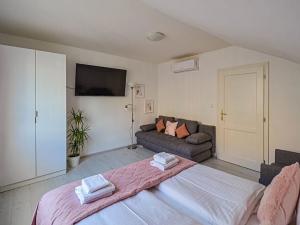 Prodej bytu 2+1, Praha - Nové Město, Školská, 55 m2