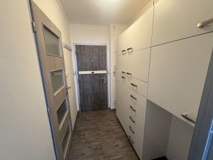 Prodej bytu 1+kk, Praha - Hlubočepy, Pivcova, 29 m2