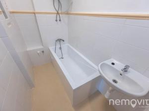 Pronájem bytu 2+1, Praha - Kobylisy, Na Stírce, 70 m2