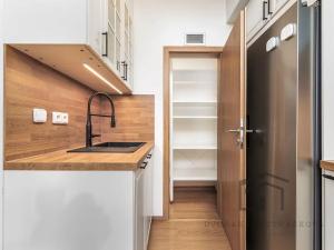 Pronájem bytu 2+kk, Praha - Hostivař, Fojtova, 50 m2